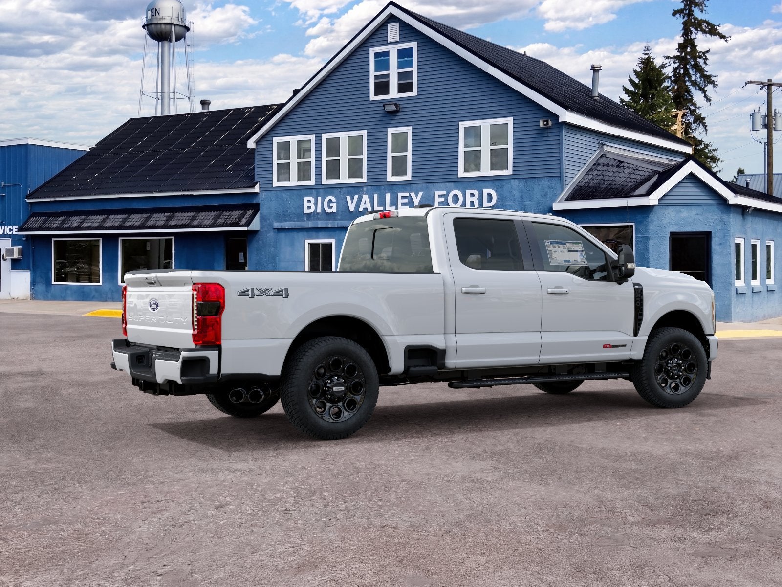 2027 Ford Super Duty F-350 SRW F-350® XLT