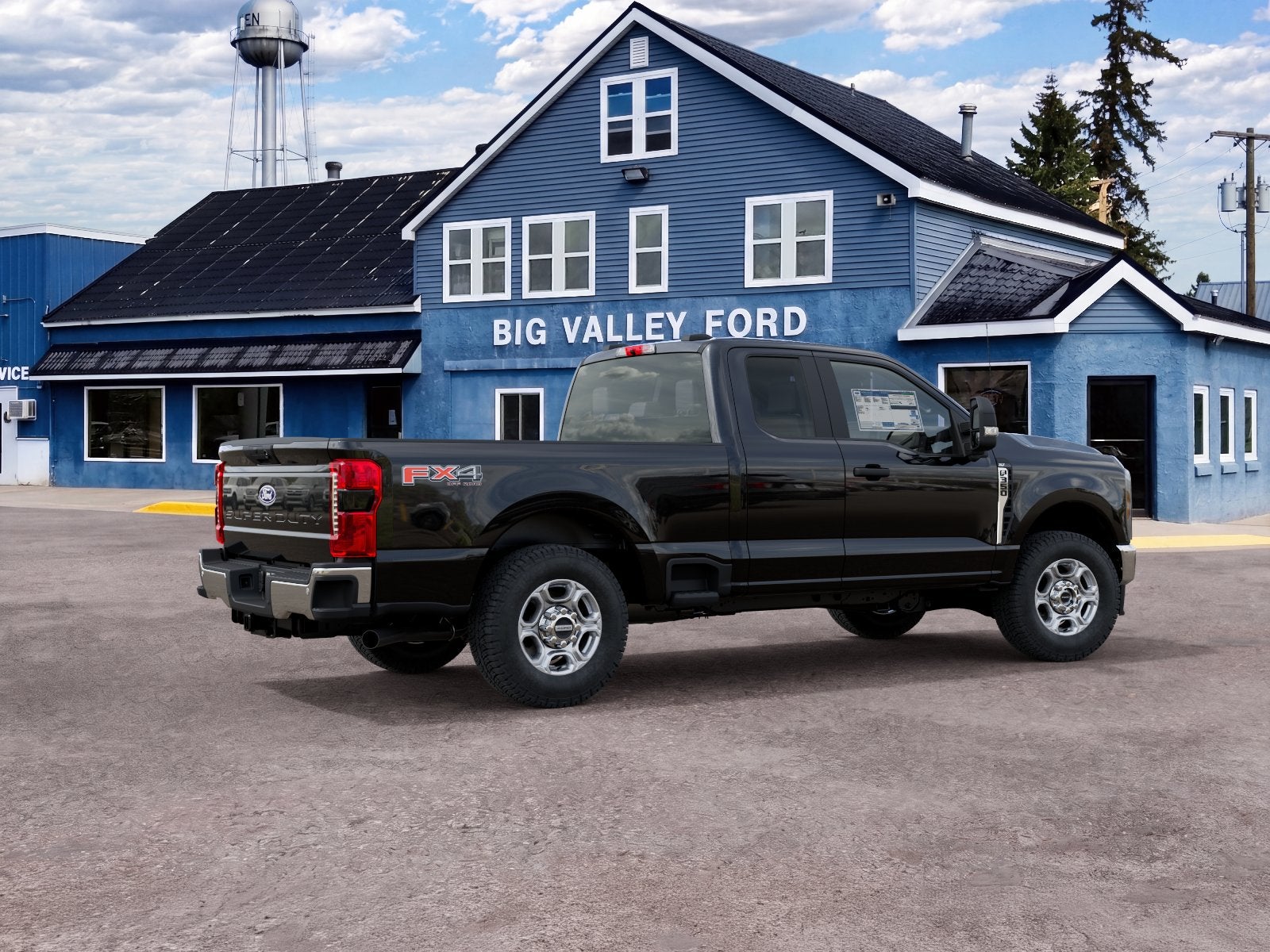 2027 Ford Super Duty F-350 SRW F-350® XLT