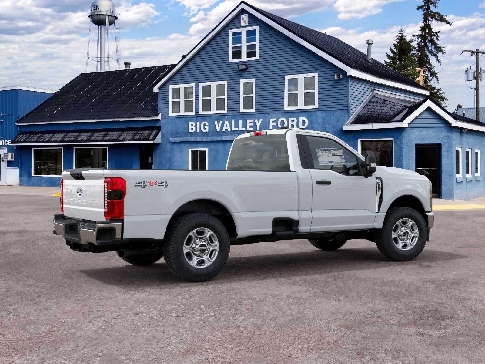 2027 Ford Super Duty F-350 SRW F-350® XLT