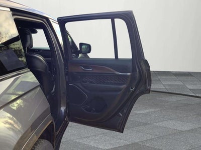 2022 Jeep Grand Cherokee Summit