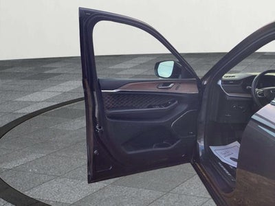 2022 Jeep Grand Cherokee Summit