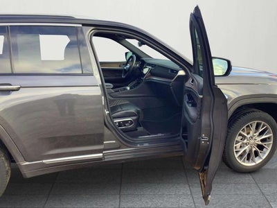 2022 Jeep Grand Cherokee Summit