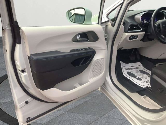 2021 Chrysler Pacifica Touring
